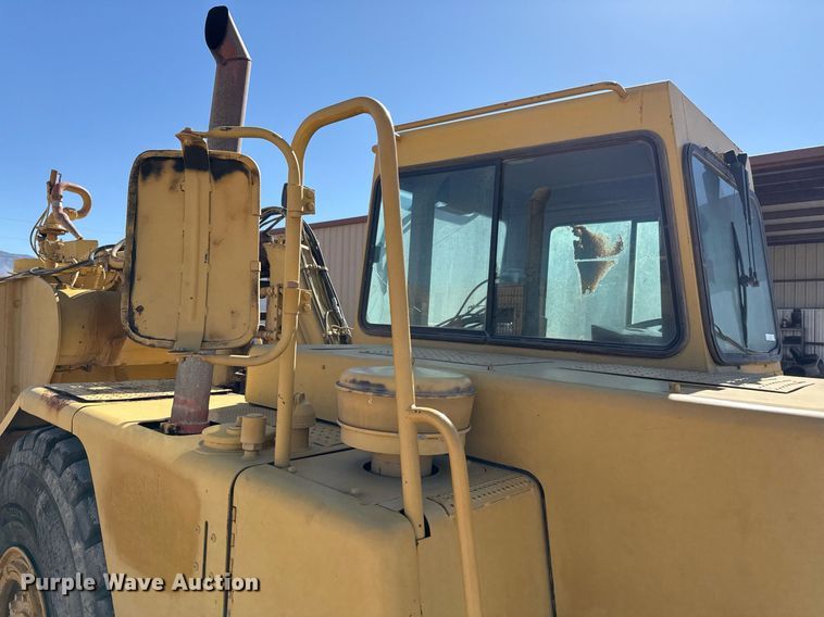 image for item EJ3202 1995 Caterpillar 613C Series II water wagon