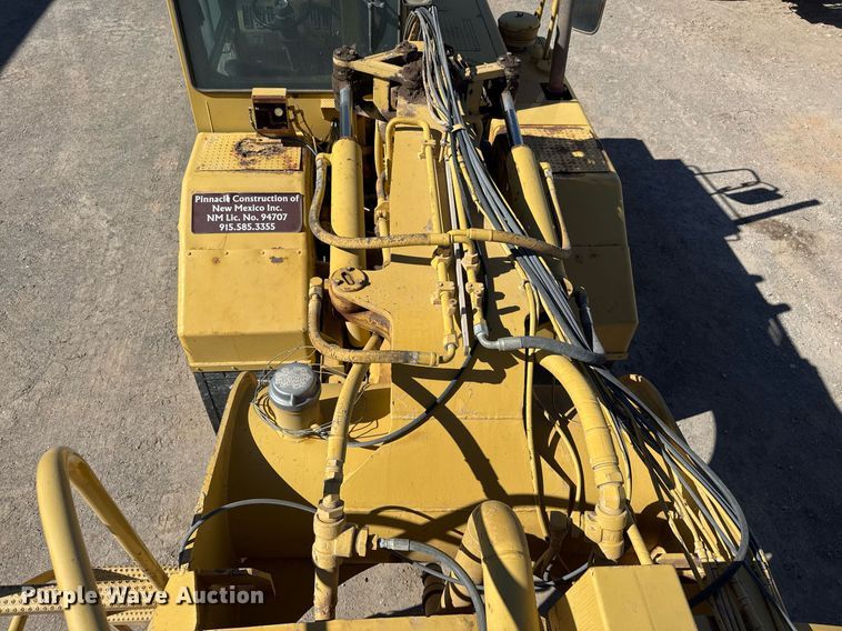 image for item EJ3202 1995 Caterpillar 613C Series II water wagon