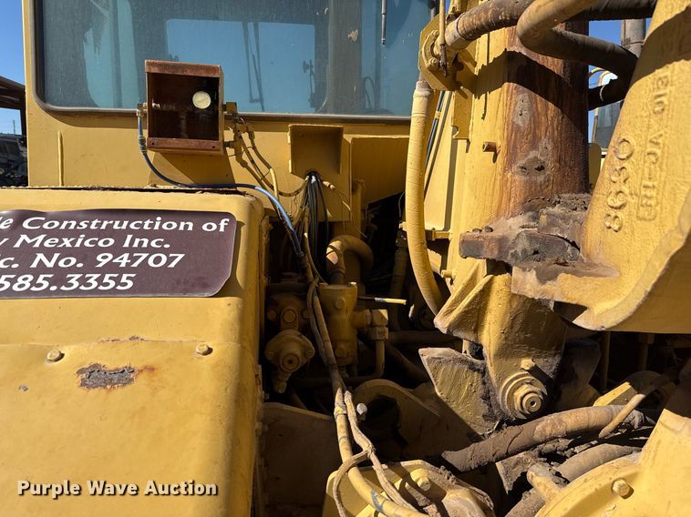 image for item EJ3202 1995 Caterpillar 613C Series II water wagon