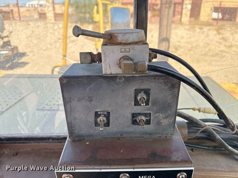 image for item EJ3202 1995 Caterpillar 613C Series II water wagon