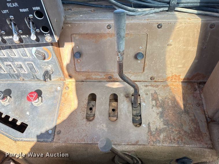 image for item EJ3202 1995 Caterpillar 613C Series II water wagon