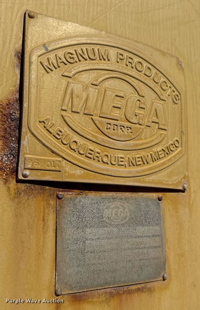 image for item EJ3202 1995 Caterpillar 613C Series II water wagon