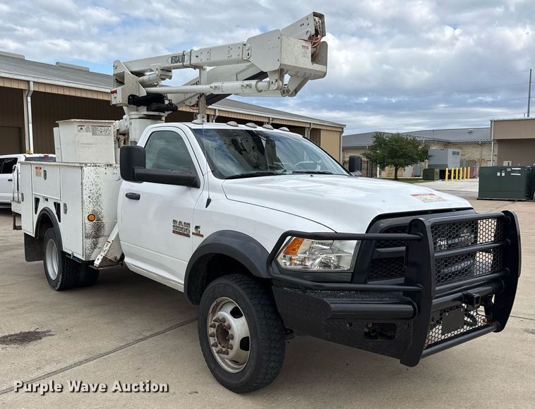 image for item EJ3206 2017 Dodge  Ram 5500HD bucket truck