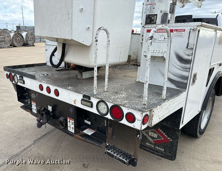 image for item EJ3206 2017 Dodge  Ram 5500HD bucket truck