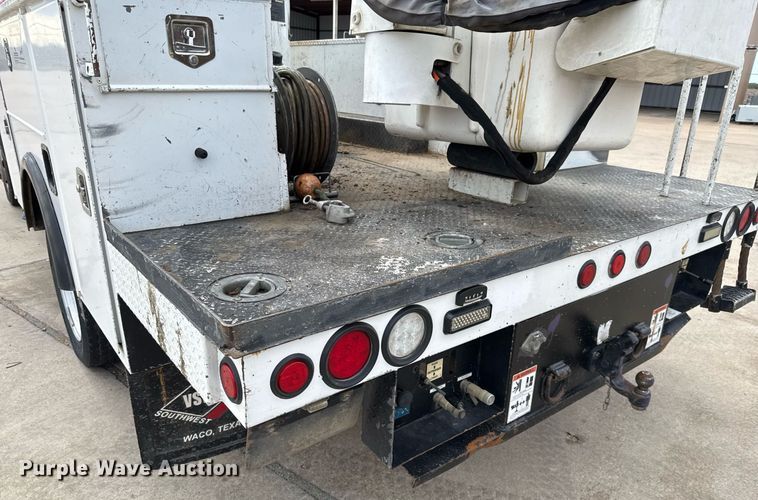 image for item EJ3206 2017 Dodge  Ram 5500HD bucket truck