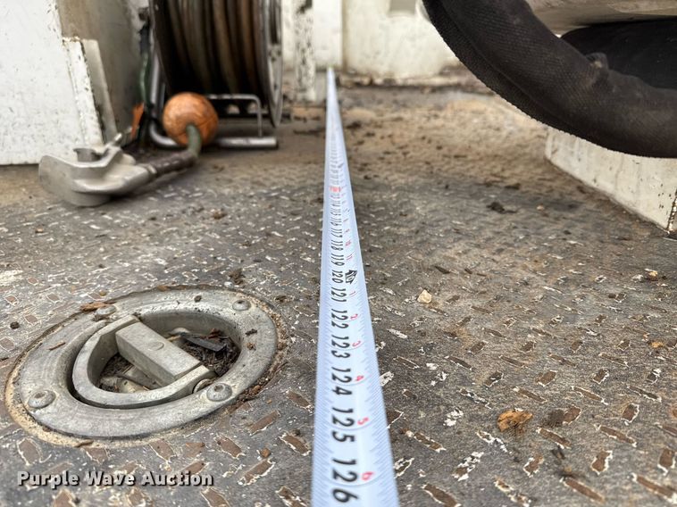 image for item EJ3206 2017 Dodge  Ram 5500HD bucket truck