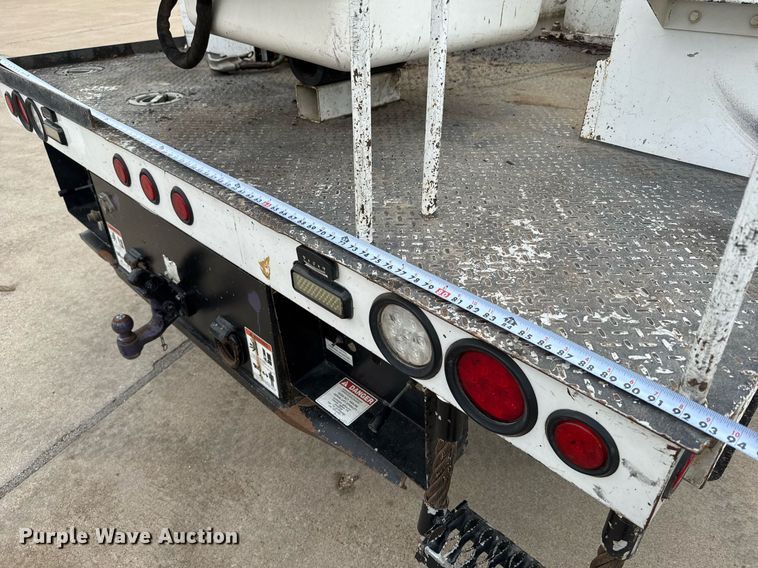 image for item EJ3206 2017 Dodge  Ram 5500HD bucket truck