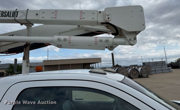 image for item EJ3206 2017 Dodge  Ram 5500HD bucket truck