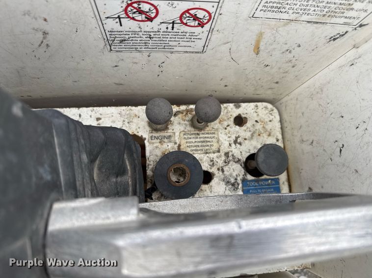 image for item EJ3206 2017 Dodge  Ram 5500HD bucket truck