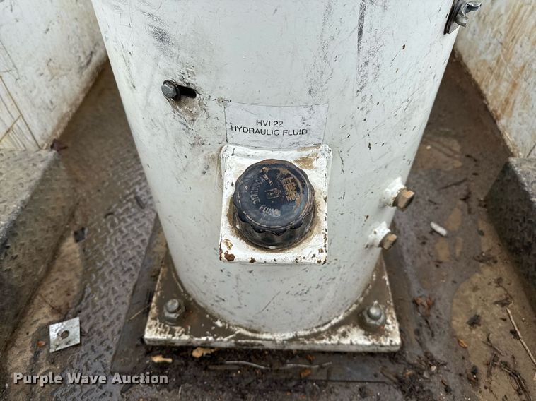 image for item EJ3206 2017 Dodge  Ram 5500HD bucket truck