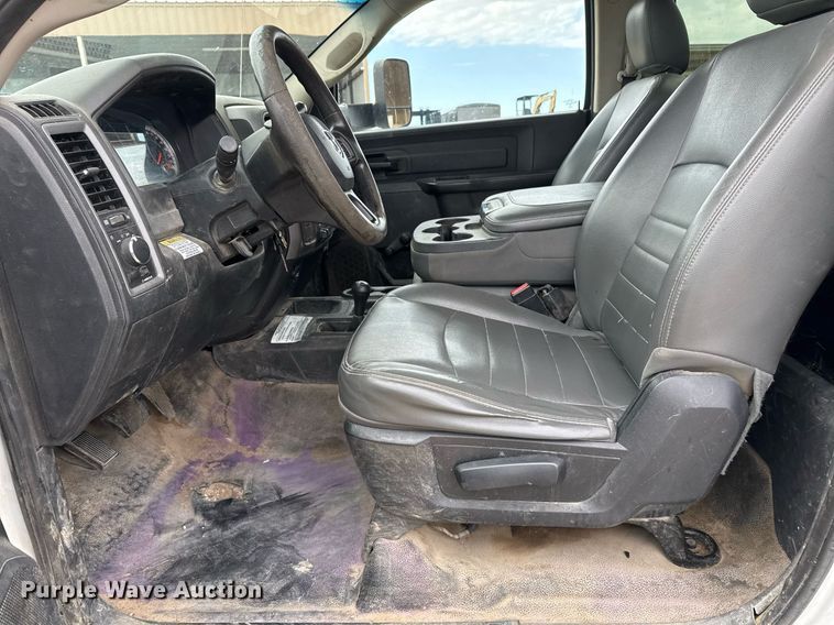 image for item EJ3206 2017 Dodge  Ram 5500HD bucket truck