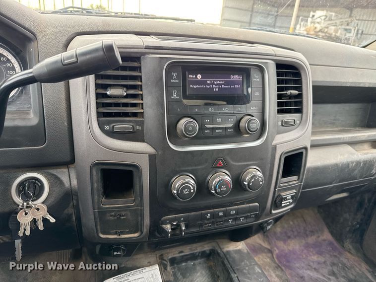 image for item EJ3206 2017 Dodge  Ram 5500HD bucket truck