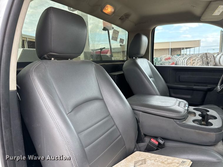 image for item EJ3206 2017 Dodge  Ram 5500HD bucket truck