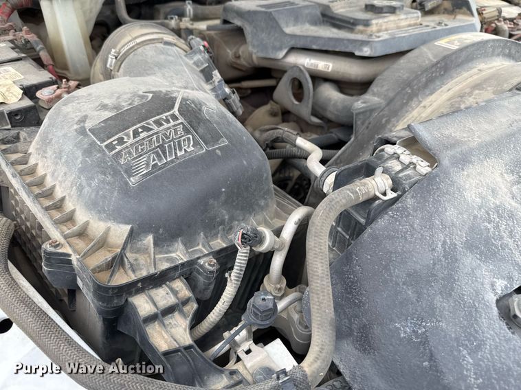 image for item EJ3206 2017 Dodge  Ram 5500HD bucket truck