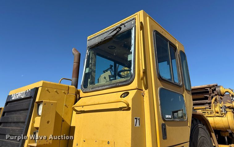 image for item EJ3218 1999 Caterpillar 623F elevating scraper