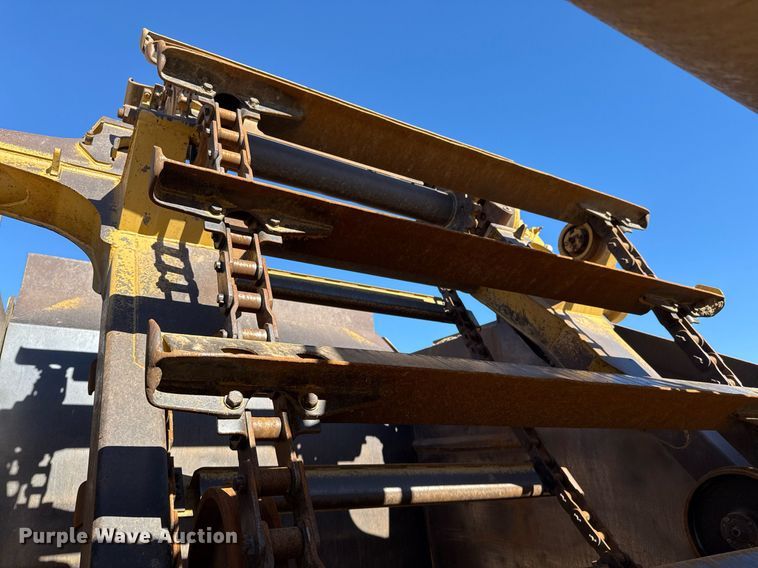 image for item EJ3218 1999 Caterpillar 623F elevating scraper