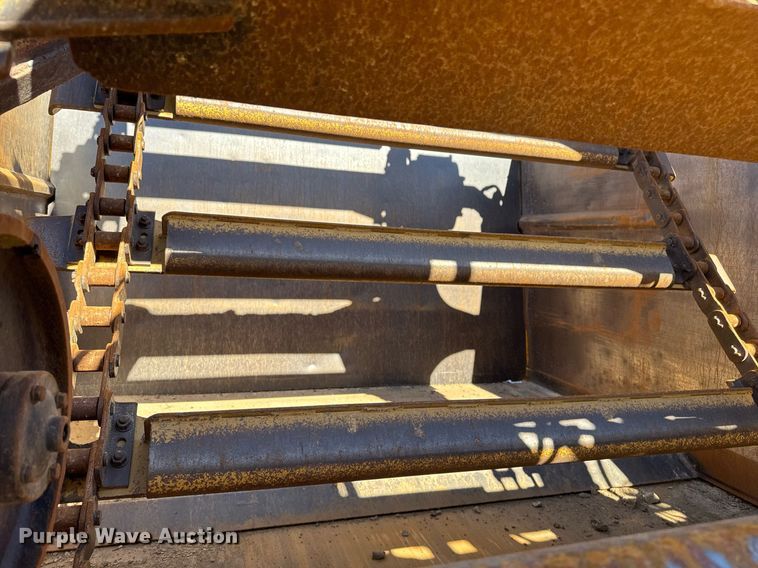 image for item EJ3218 1999 Caterpillar 623F elevating scraper