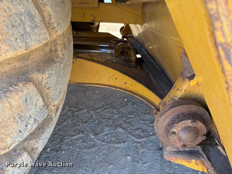 image for item EJ3218 1999 Caterpillar 623F elevating scraper