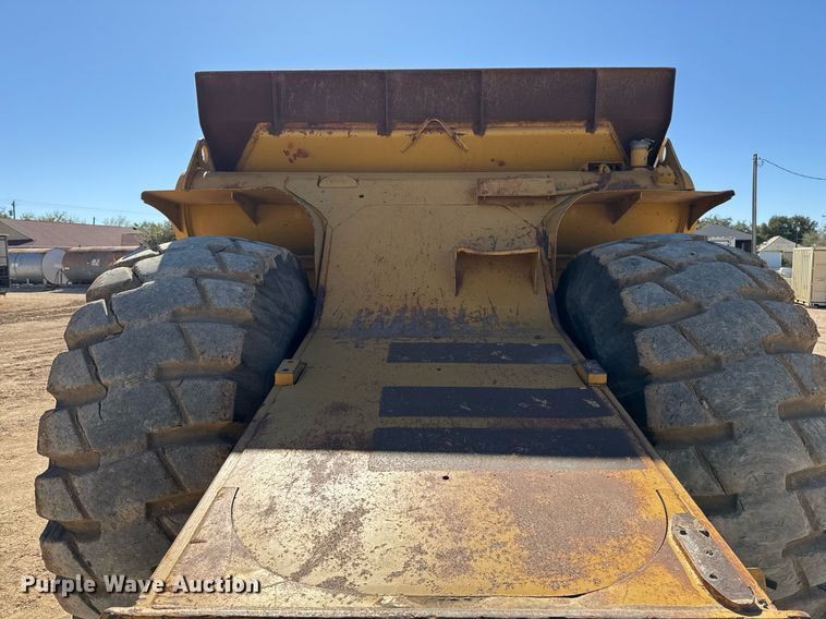 image for item EJ3218 1999 Caterpillar 623F elevating scraper