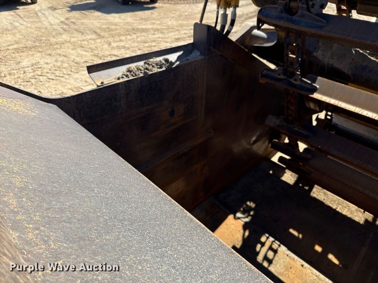 image for item EJ3218 1999 Caterpillar 623F elevating scraper