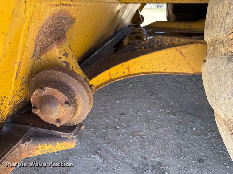 image for item EJ3218 1999 Caterpillar 623F elevating scraper