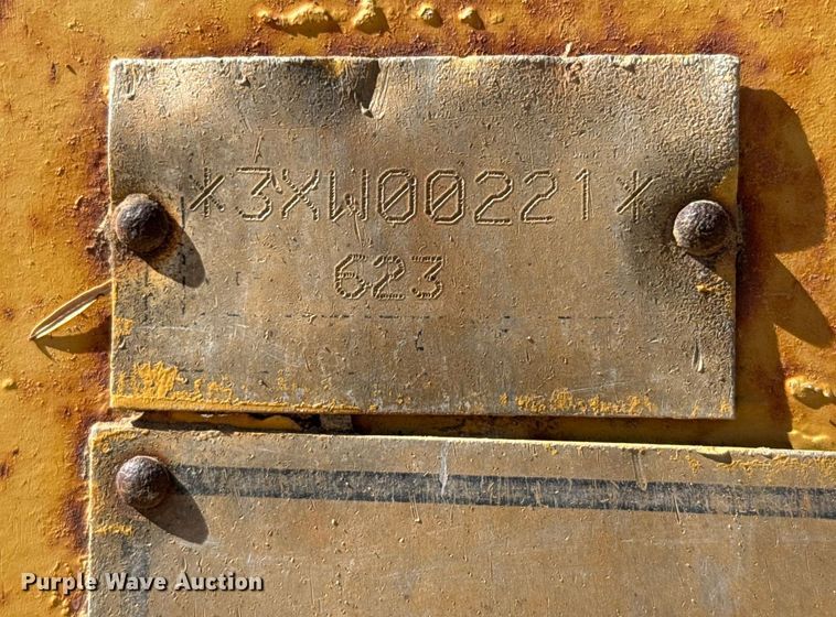 image for item EJ3218 1999 Caterpillar 623F elevating scraper