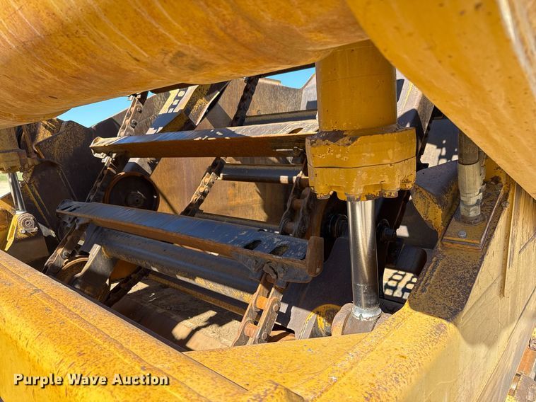 image for item EJ3218 1999 Caterpillar 623F elevating scraper