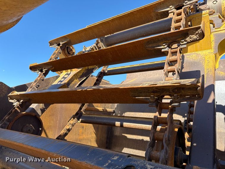 image for item EJ3218 1999 Caterpillar 623F elevating scraper