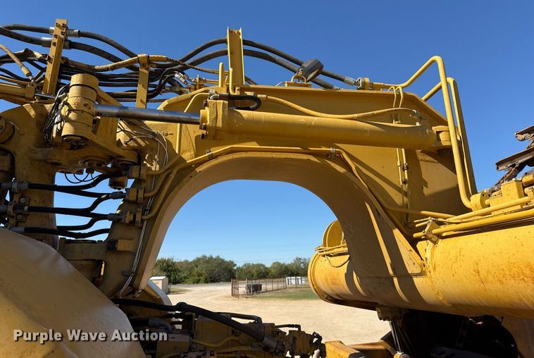 image for item EJ3218 1999 Caterpillar 623F elevating scraper