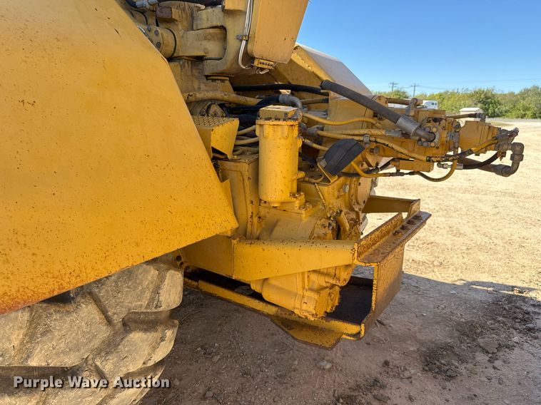 image for item EJ3218 1999 Caterpillar 623F elevating scraper