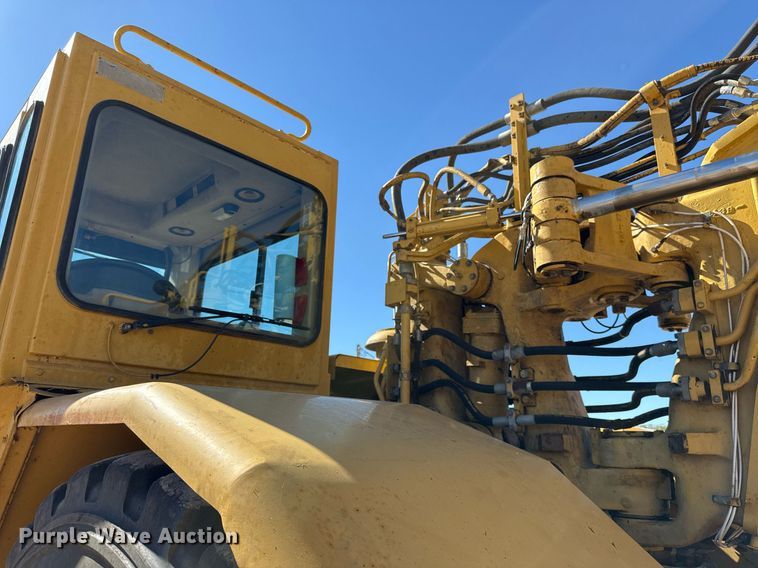 image for item EJ3218 1999 Caterpillar 623F elevating scraper