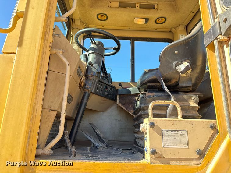 image for item EJ3218 1999 Caterpillar 623F elevating scraper