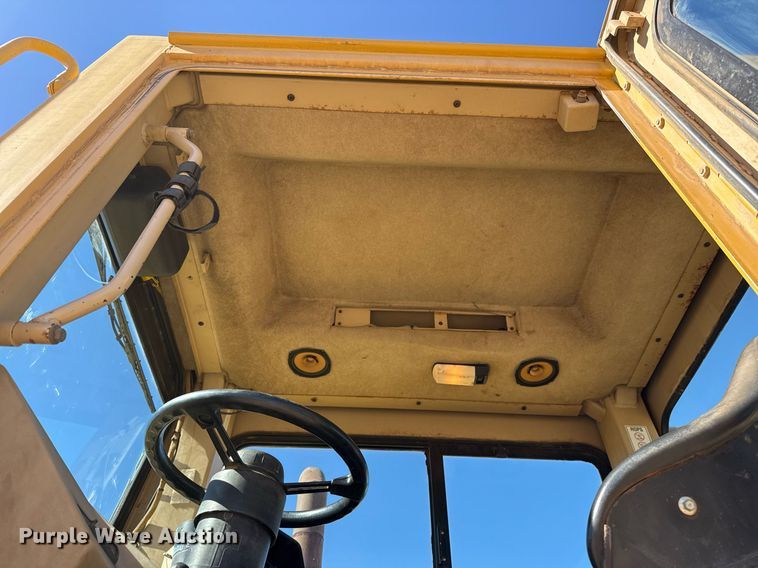 image for item EJ3218 1999 Caterpillar 623F elevating scraper