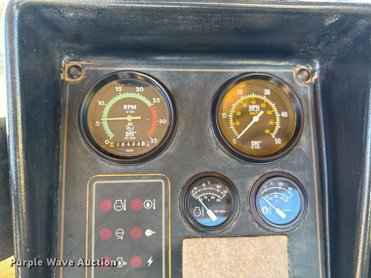 image for item EJ3218 1999 Caterpillar 623F elevating scraper