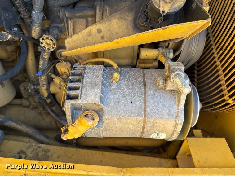 image for item EJ3218 1999 Caterpillar 623F elevating scraper