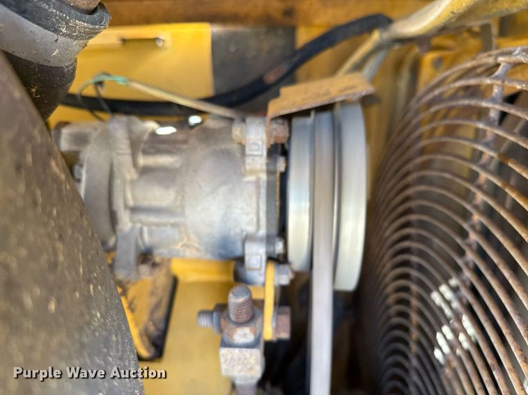 image for item EJ3218 1999 Caterpillar 623F elevating scraper