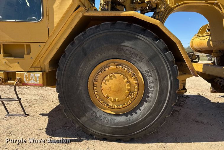 image for item EJ3218 1999 Caterpillar 623F elevating scraper