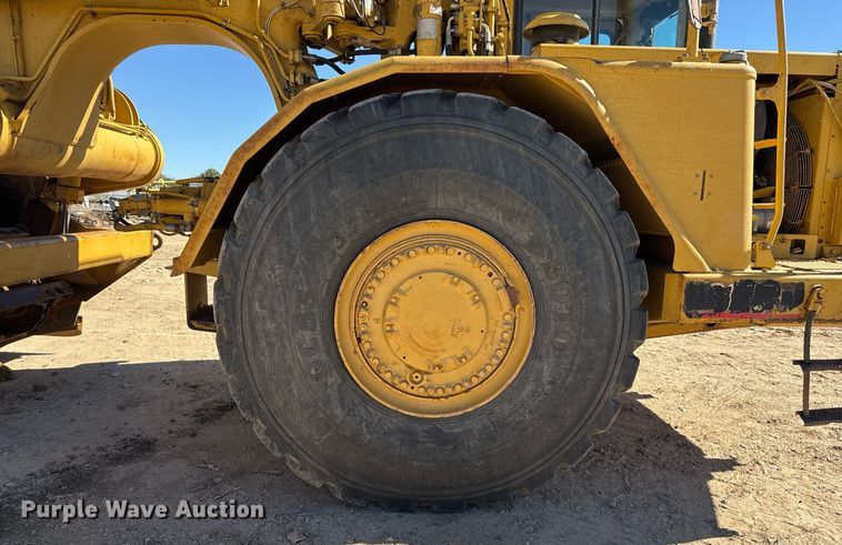 image for item EJ3218 1999 Caterpillar 623F elevating scraper