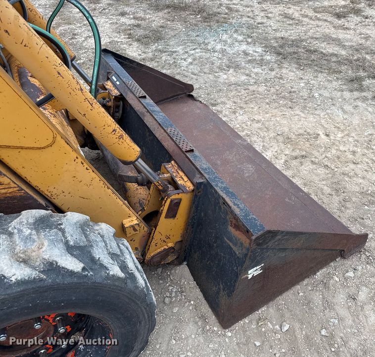 image for item EJ3302 1999 Case 1845C skid steer loader