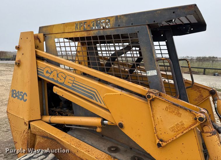 image for item EJ3302 1999 Case 1845C skid steer loader