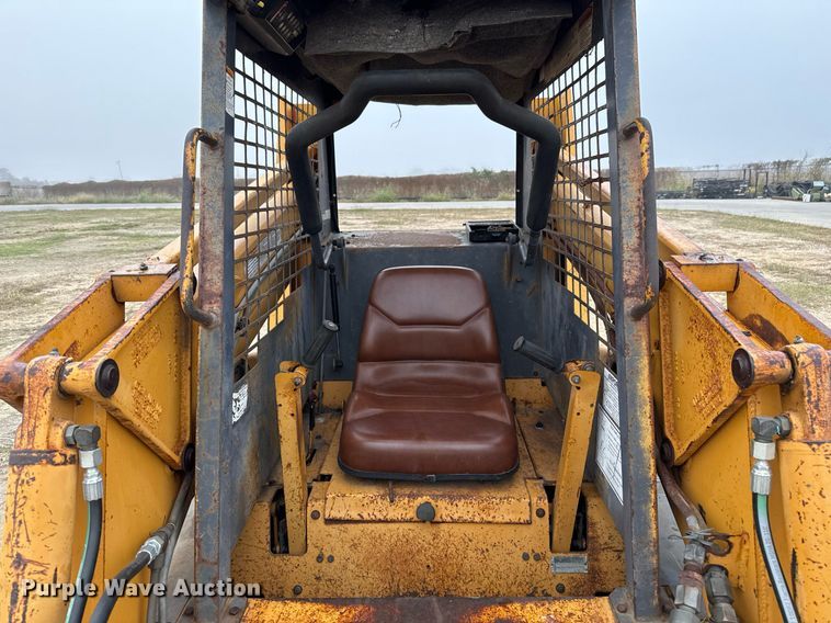 image for item EJ3302 1999 Case 1845C skid steer loader