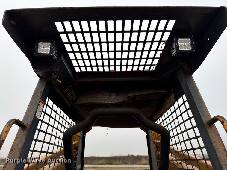 image for item EJ3302 1999 Case 1845C skid steer loader