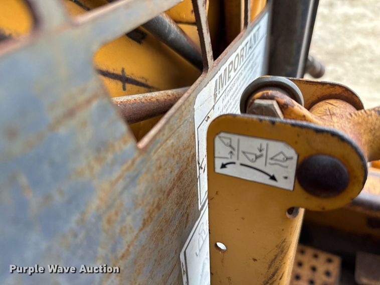 image for item EJ3302 1999 Case 1845C skid steer loader