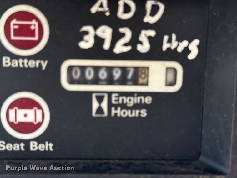 image for item EJ3302 1999 Case 1845C skid steer loader