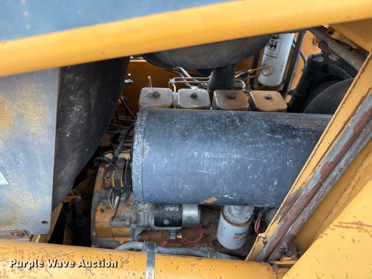 image for item EJ3302 1999 Case 1845C skid steer loader