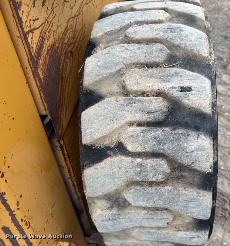 image for item EJ3302 1999 Case 1845C skid steer loader