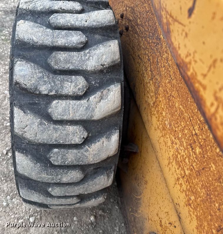 image for item EJ3302 1999 Case 1845C skid steer loader