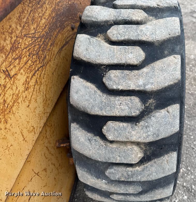 image for item EJ3302 1999 Case 1845C skid steer loader