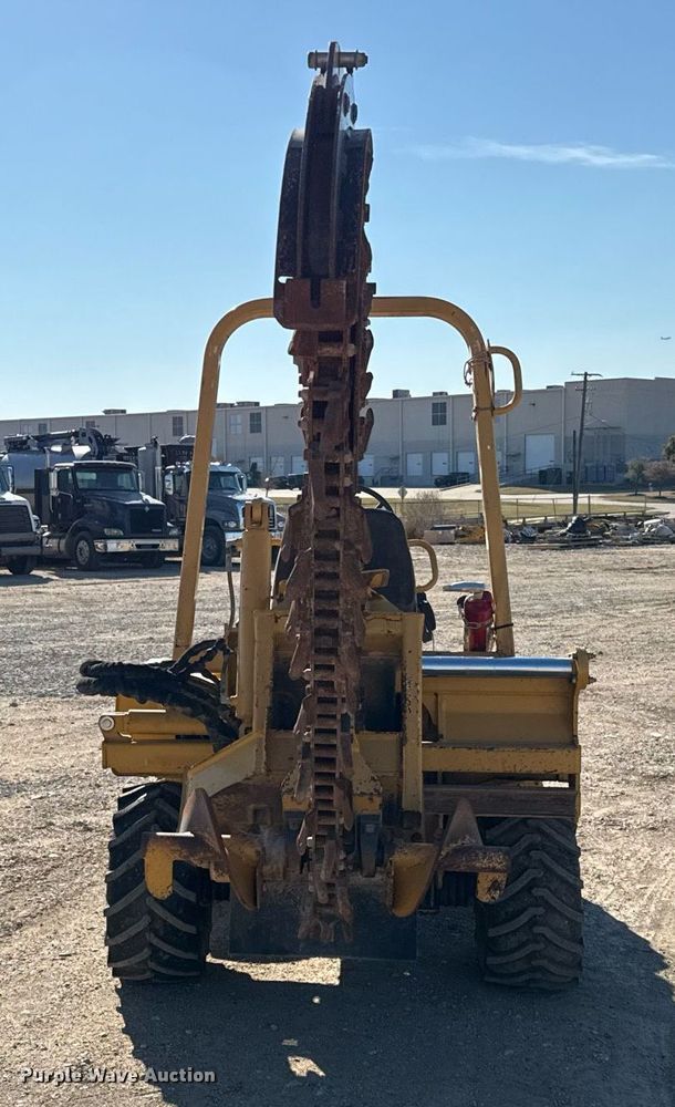 image for item EJ3307 2017 Vermeer RTX450 trencher