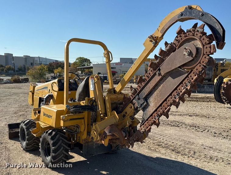 image for item EJ3307 2017 Vermeer RTX450 trencher